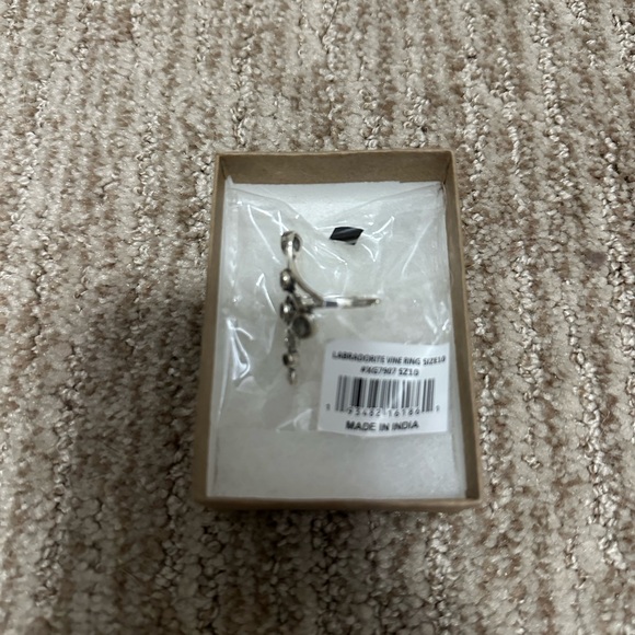 Labradorite Vine Ring - Picture 5 of 5